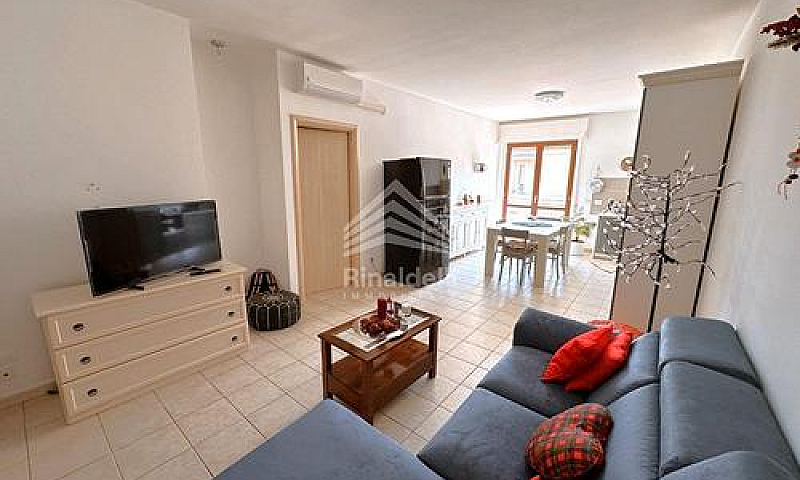 Tri Locale Con Balco...