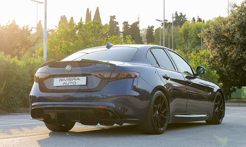 Alfa Romeo Giulia 2....