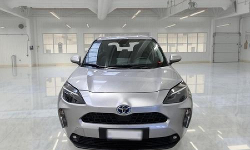 Toyota Yaris Cross 1...