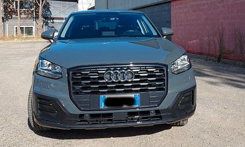 Audi Q2 1.6 Design D...