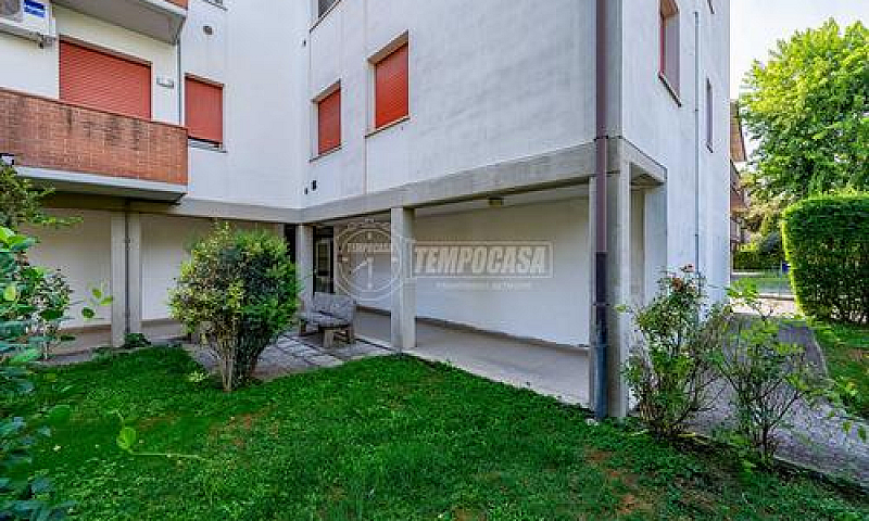 Trilocale Con Garage...
