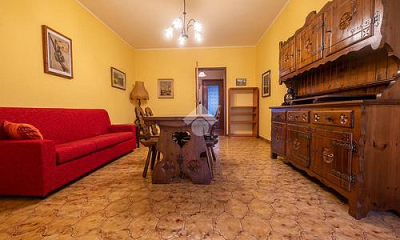 4 Locali A Revello...