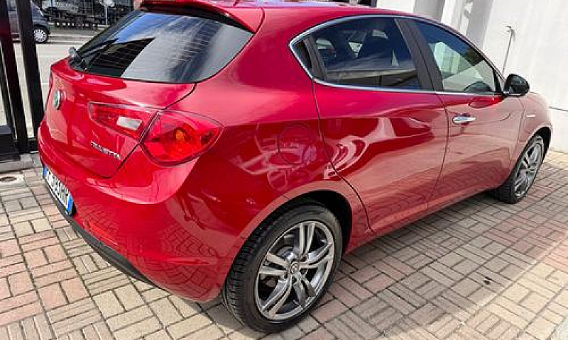 Alfa Romeo Giulietta...