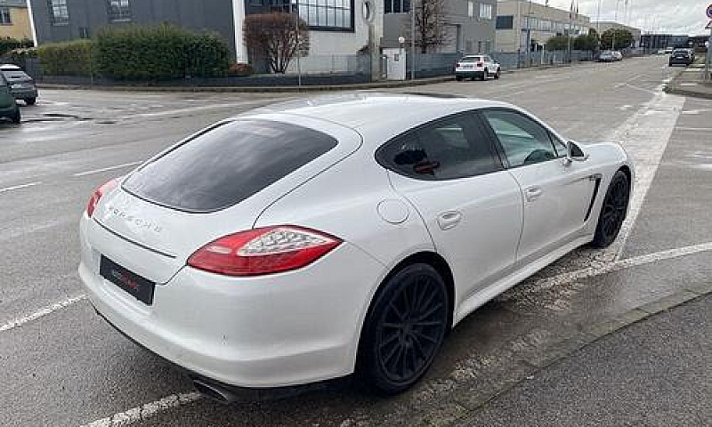 Porsche Panamera 3.0...