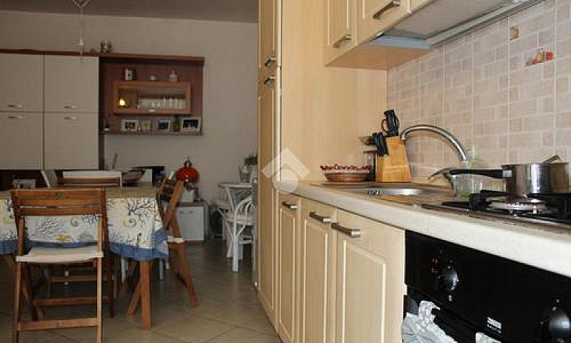 3 Locali A Carovigno...