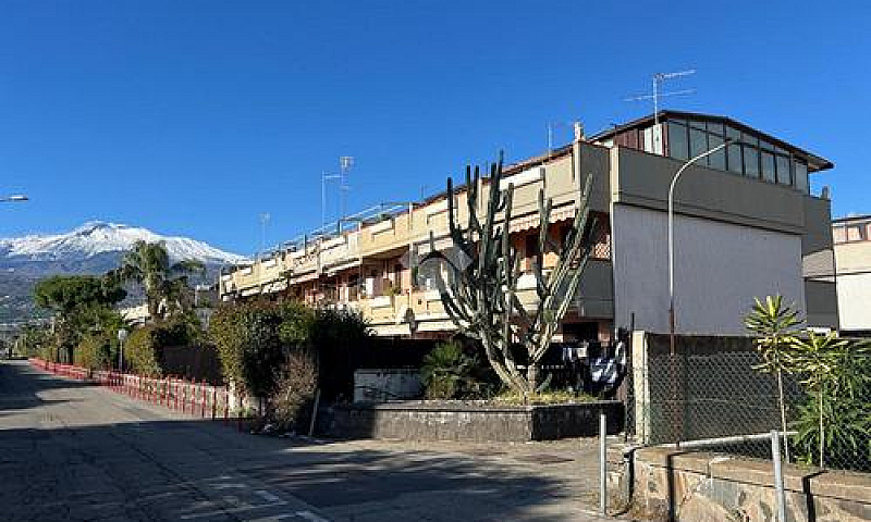 2 Locali A Mascali...