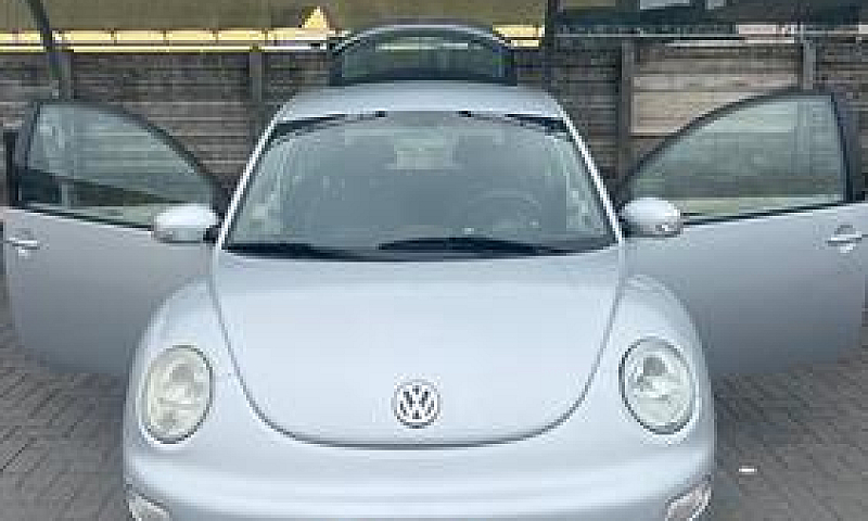 Volkswagen New Beetl...
