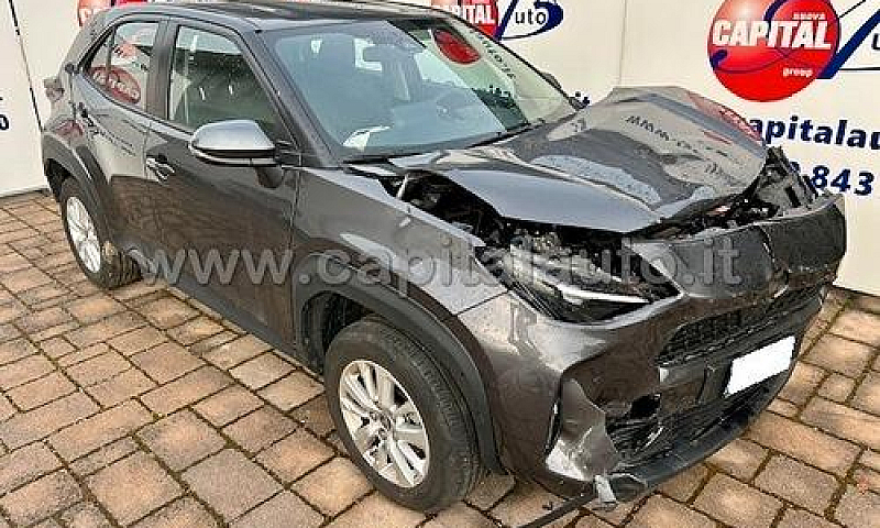 Toyota Yaris Cross 1...