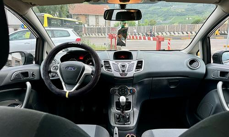 Ford Fiesta Fiesta 1...