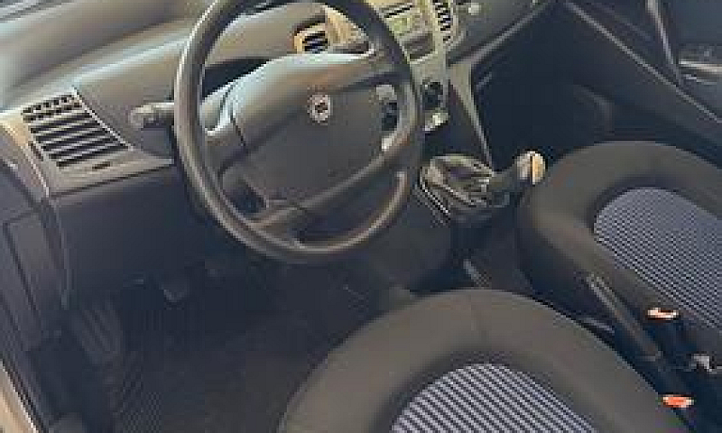 Lancia Ypsilon 1.3 M...
