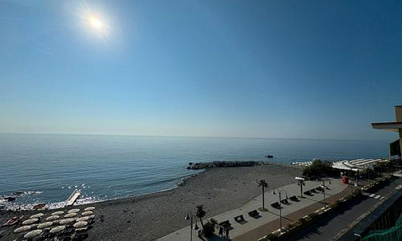 Attico Fronte Mare A...