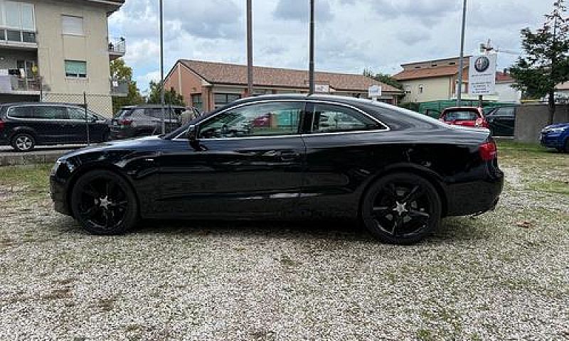 Audi A5 2.0 Tdi S-Li...