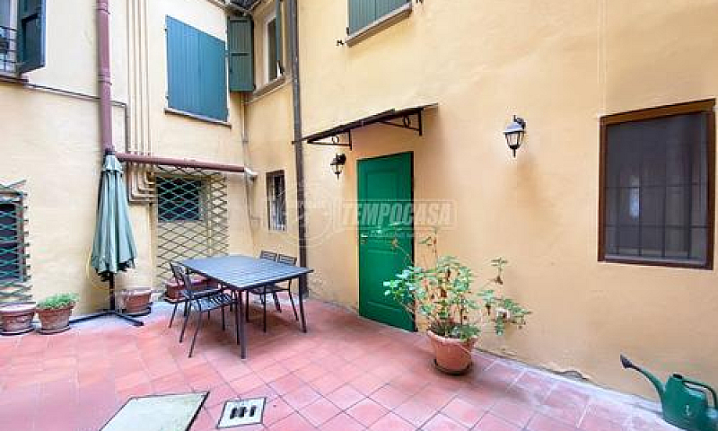 Bilocale Con Cortile...