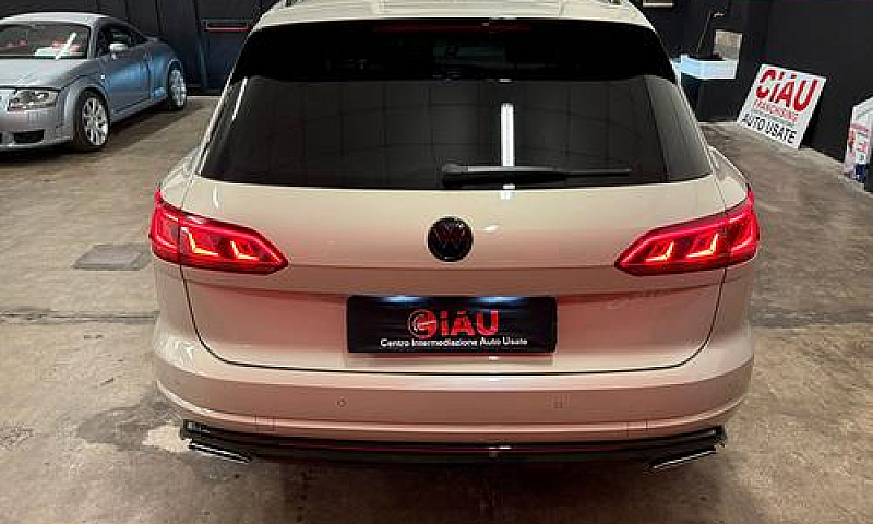 Volkswagen Touareg 3...