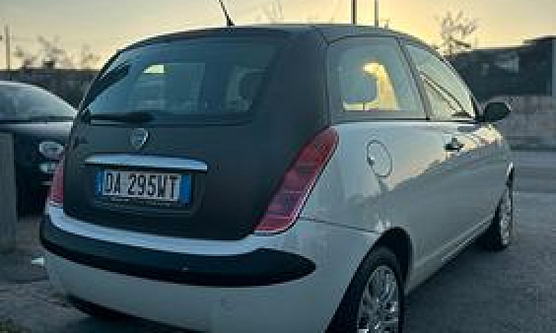 Lancia Ypsilon 1.2 O...