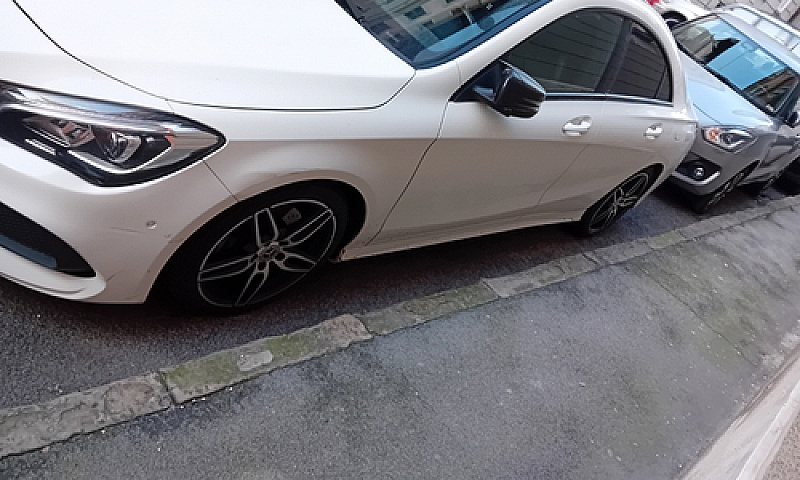 Mercedes-Benz 220...