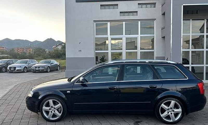 Audi A4 Avant 2.5 V6...