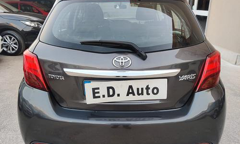 Toyota Yaris 1.0 5 P...