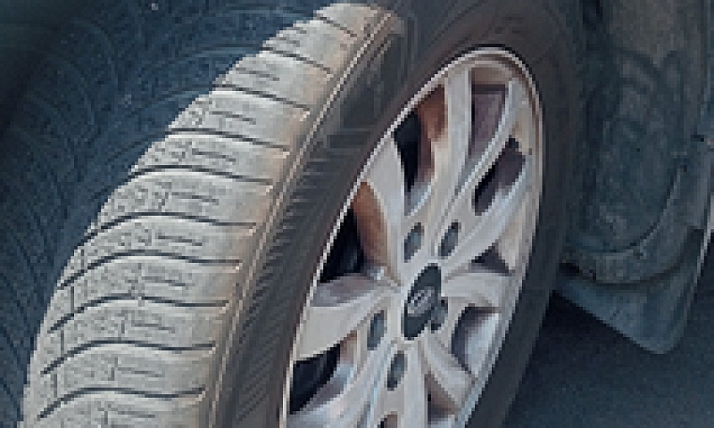 Mahindra Xuv500 6W 7...