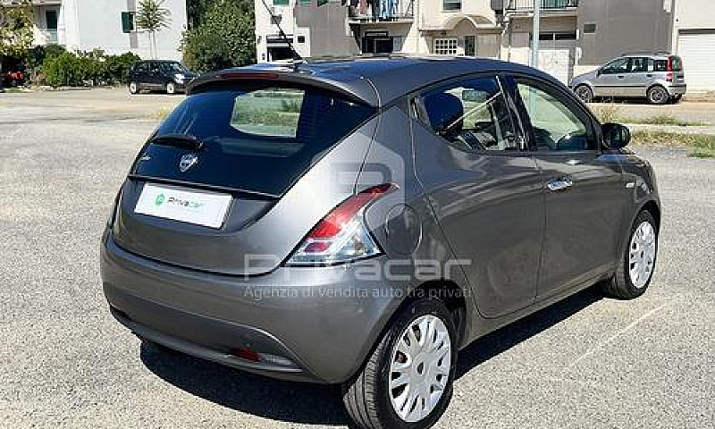 Lancia Ypsilon 1.3 M...
