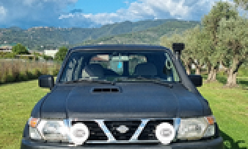 Nissan Patrol Gr Y61...