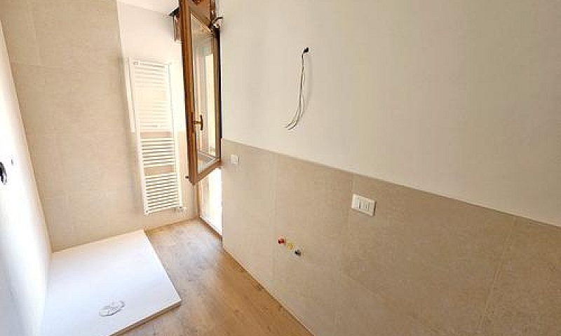 3 Camere, 3 Bagni E ...