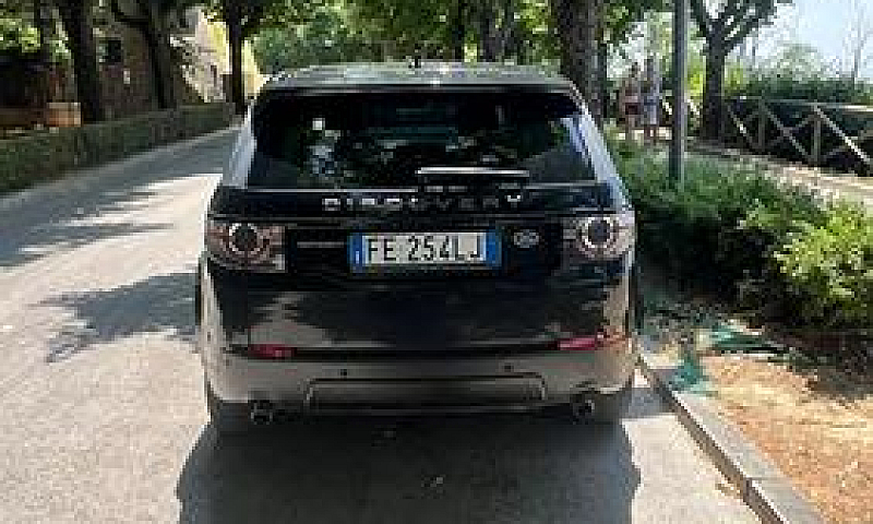 Land Rover Discovery...
