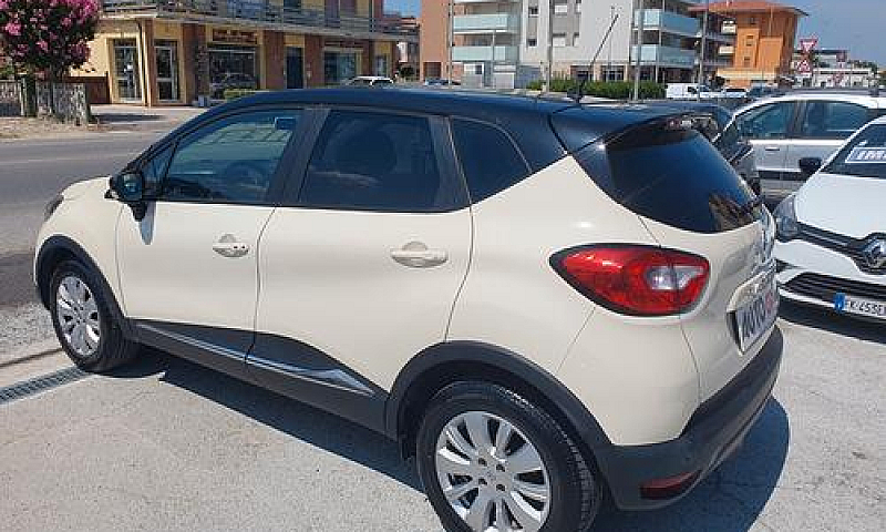 Renault Captur 1.5 D...