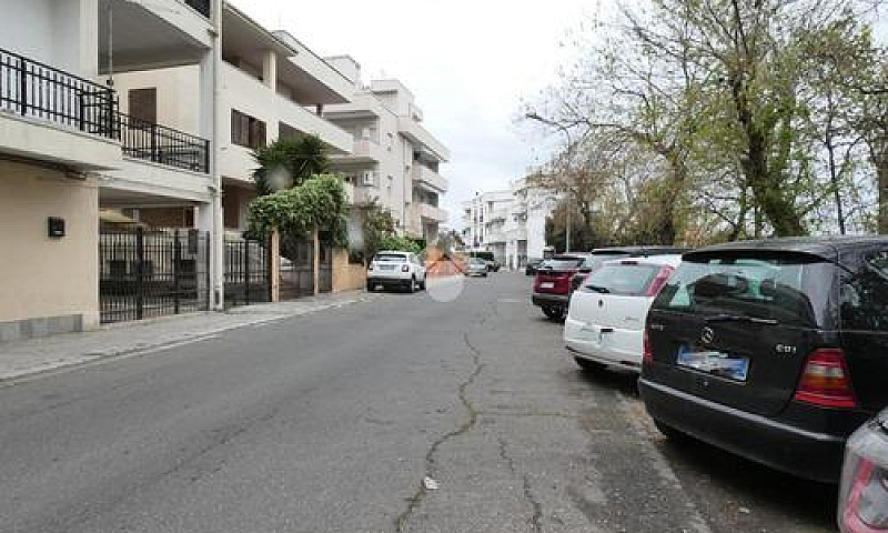 3 Locali A Policoro...