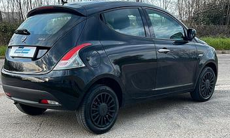 Lancia Ypsilon 1.0 F...