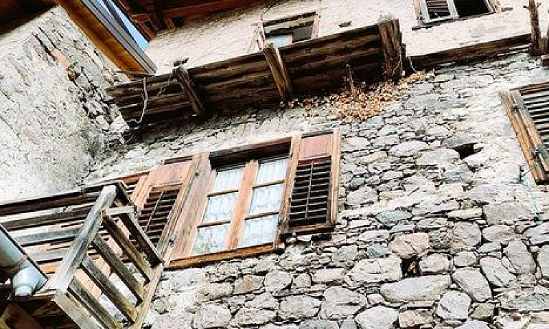 Porzione Di Casa Da ...