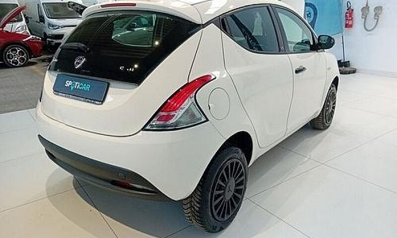 Lancia Ypsilon 0.9 T...