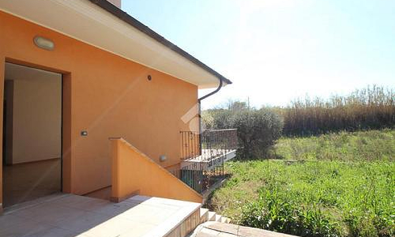 3 Locali A Petacciat...