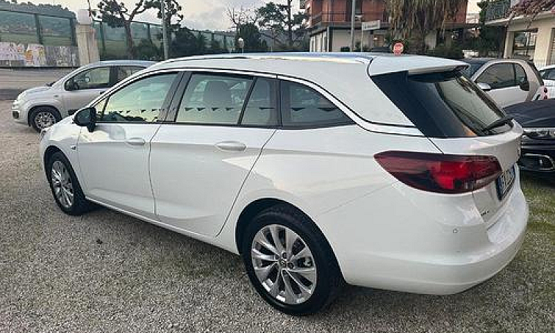 Opel Astra 1.4 Turbo...