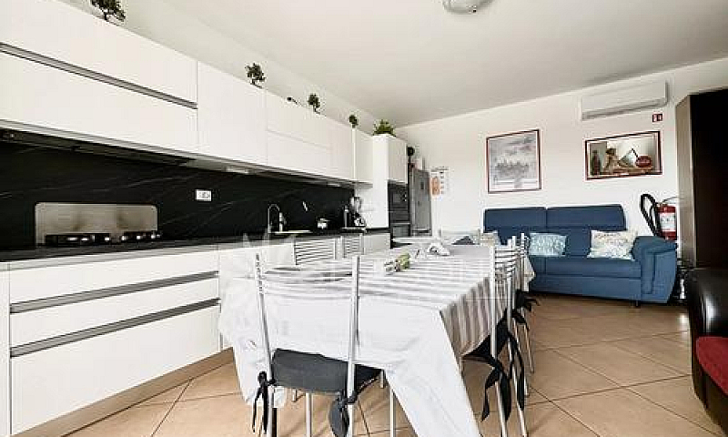 Trilocale Con Garage...