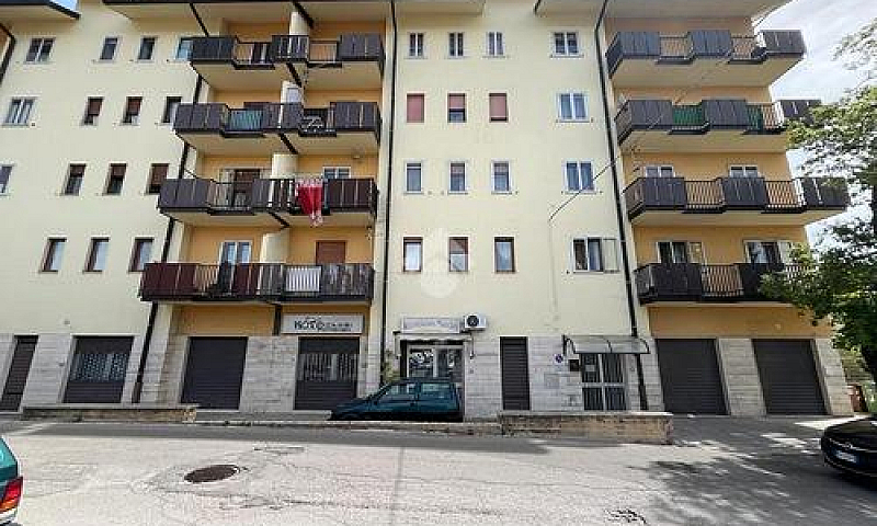 3 Locali A Potenza...