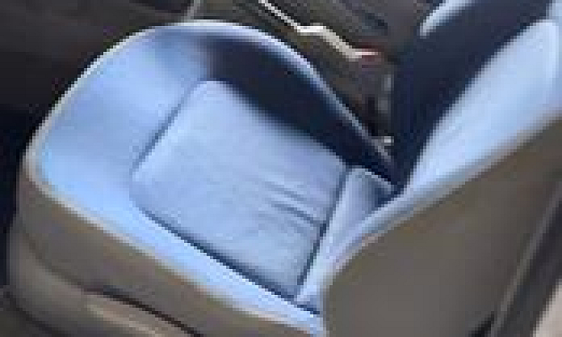 Volkswagen New Beetl...
