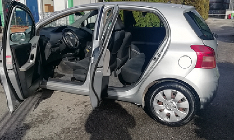 Toyota Yaris 1.0 Ben...