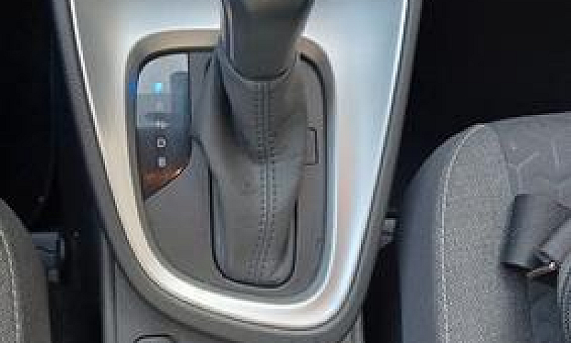 Toyota Yaris Cross 1...