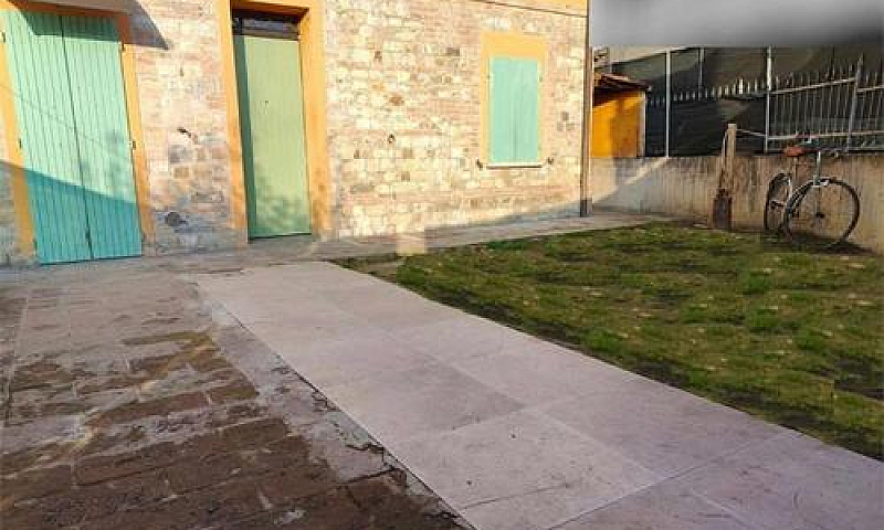 Bilocale Con Ingress...