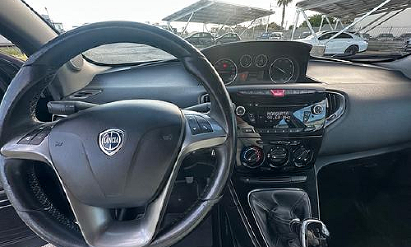 Lancia Ypsilon 1.3 M...