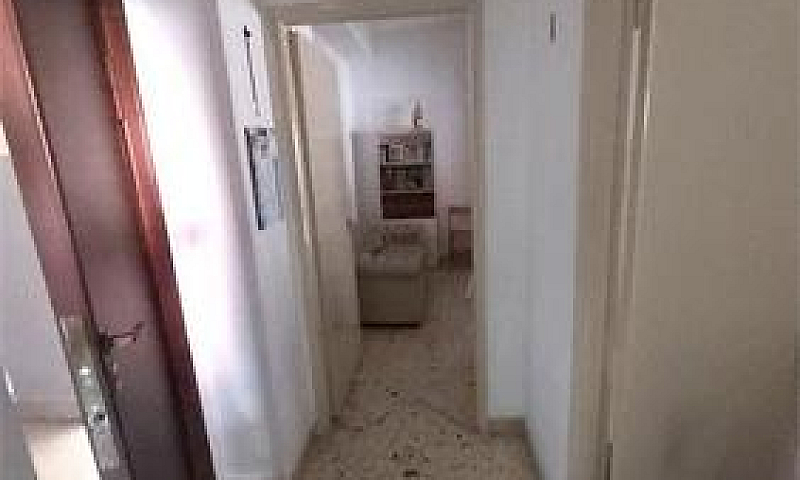 Pressi Viale Italia,...