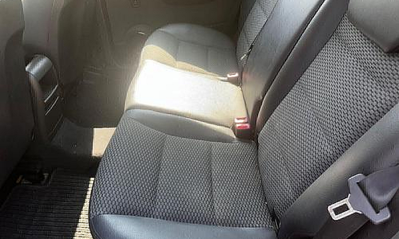 Mercedes-Benz B 180 ...