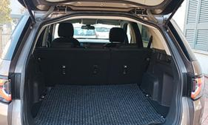 Land Rover Discovery...