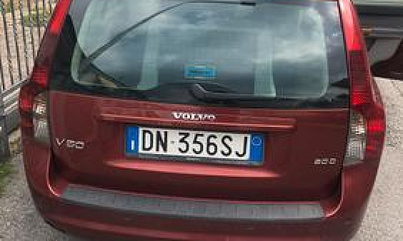 Volvo V50...