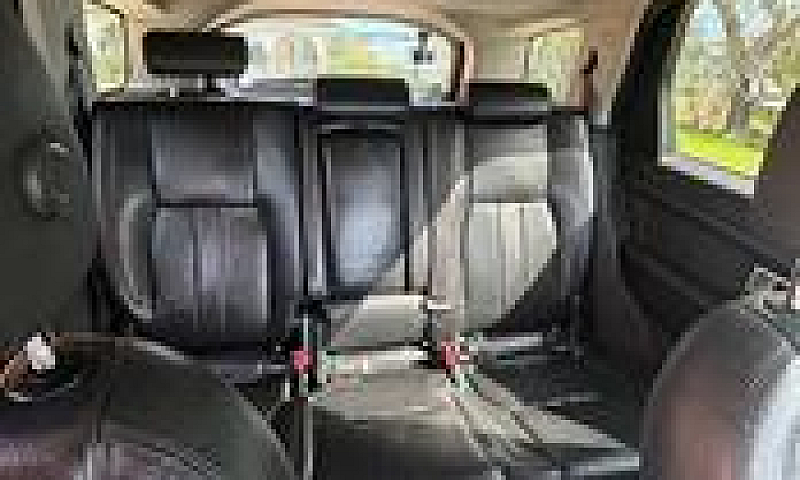 Land Rover Discovery...