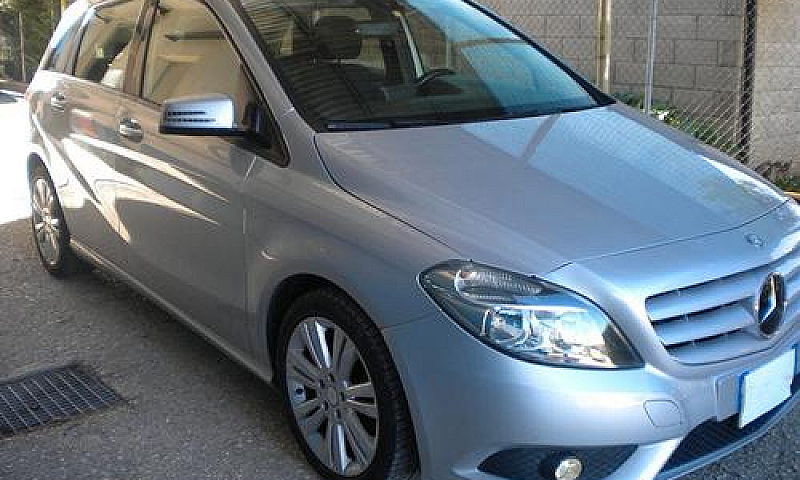 Mercedes-Benz B 180 ...