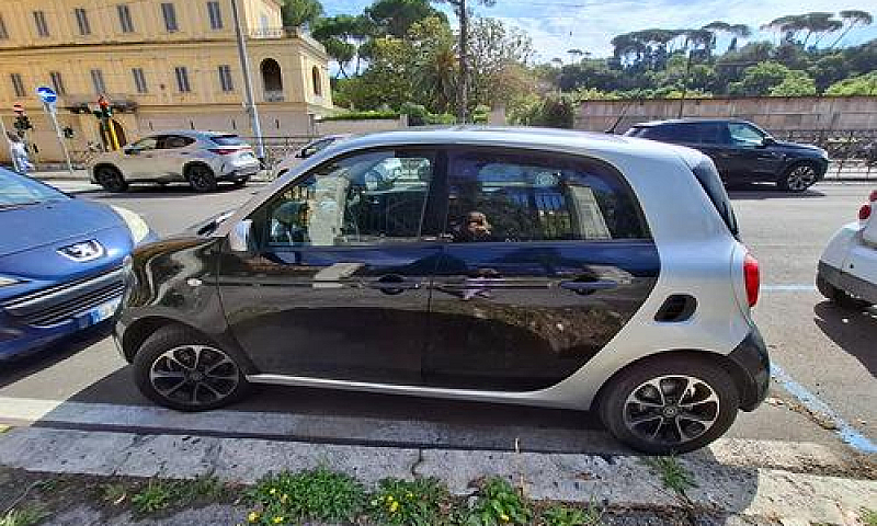 Smart Four Four A Be...