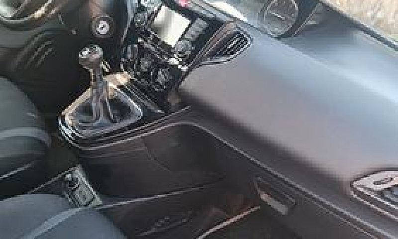 Lancia Ypsilon  Dies...