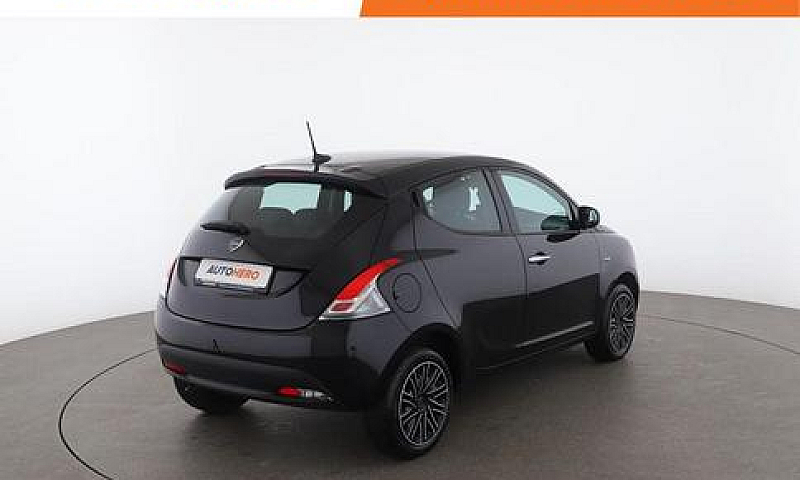Lancia Ypsilon Es532...